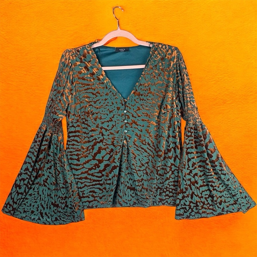 Vici Blue Bell Sleeve Velvet Bronze Animal Print Oversized Blouse Sz Large
